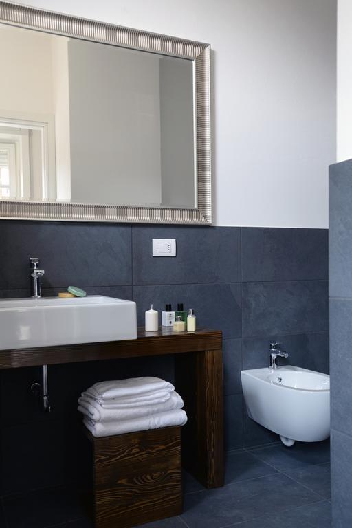 Art Design Appartamento Con Terrazzo By Logicasa Lake Como Номер фото